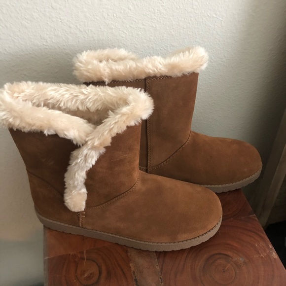✨ NWT Suede Winter Boots ✨ - Picture 11 of 15